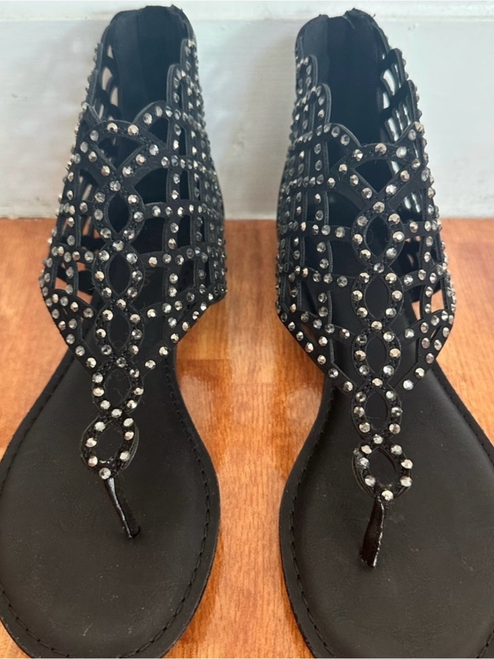 Cloud walking sandals black by Avenue size 8.5